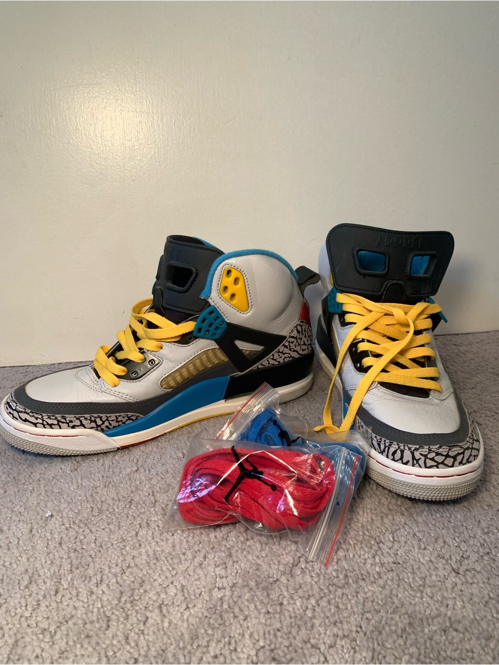 Jordan Men’s Retro Basketball Shoes w/ Extra Laces (Blue & Red)